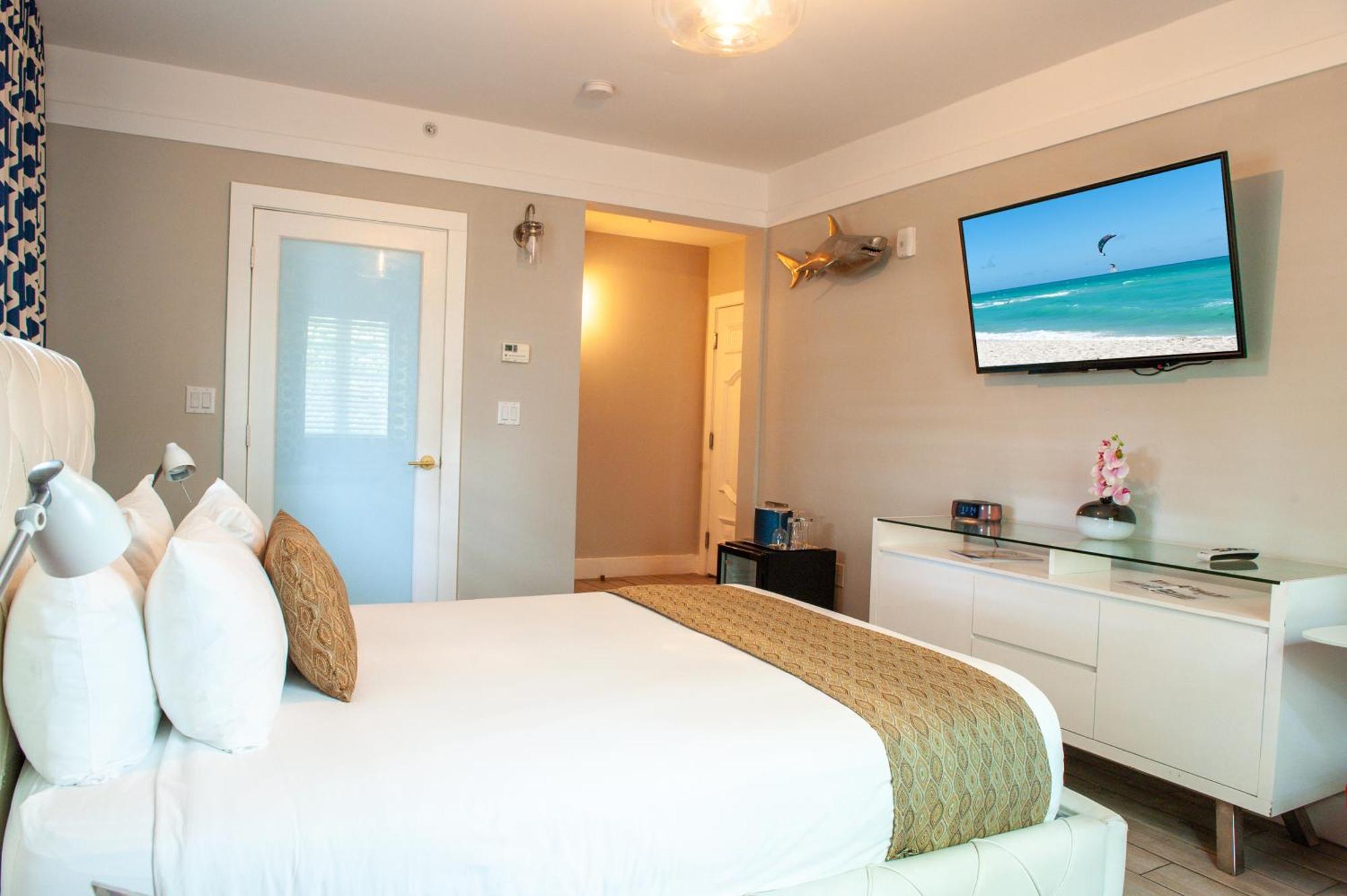 Oceanside Hotel And Suites Miami Beach Bagian luar foto