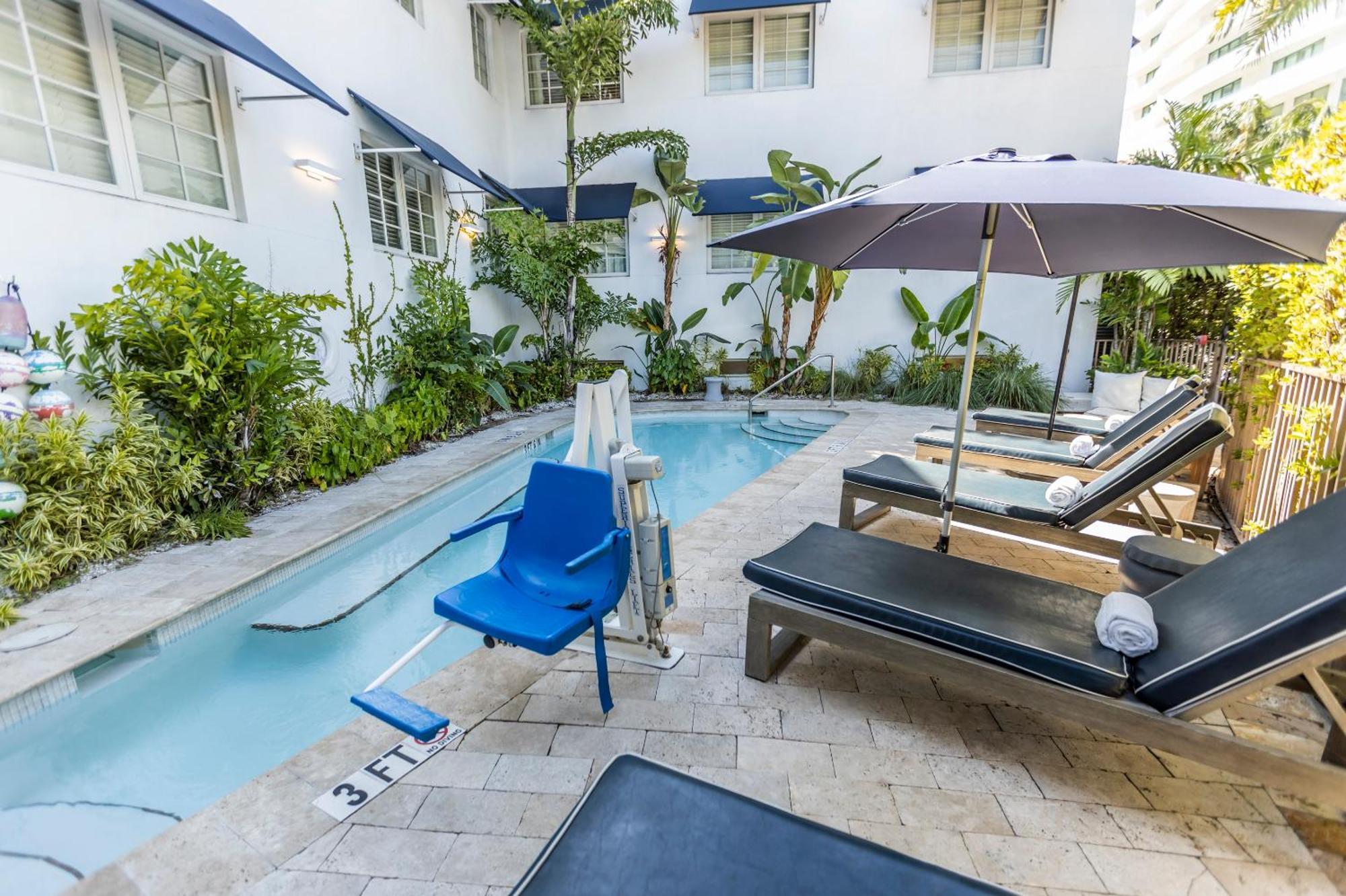 Oceanside Hotel And Suites Miami Beach Bagian luar foto