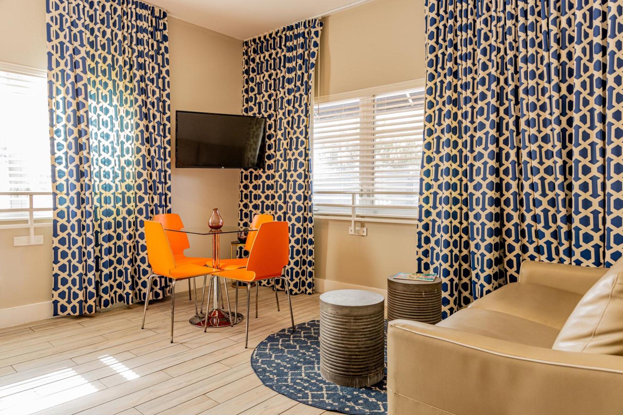 Oceanside Hotel And Suites Miami Beach Bagian luar foto