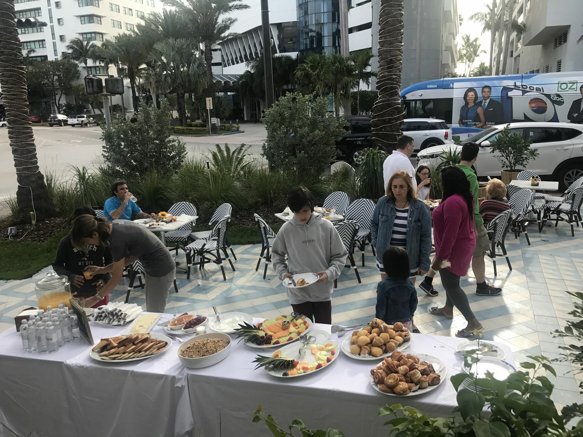 Oceanside Hotel And Suites Miami Beach Bagian luar foto